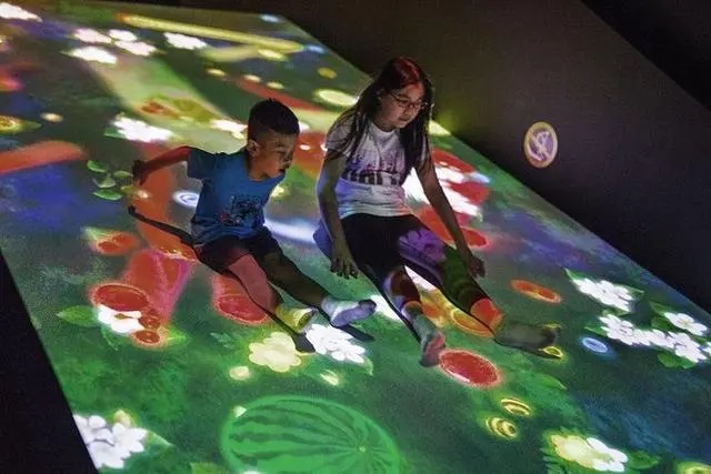 1757931606961491.jpg 地面互动投影系统34.jpg